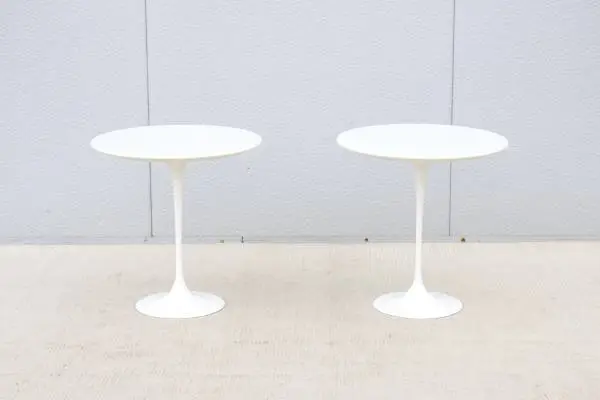 Mid-Century Modern Knoll Eero Saarinen 20 Tulip Side Tables, a Pair