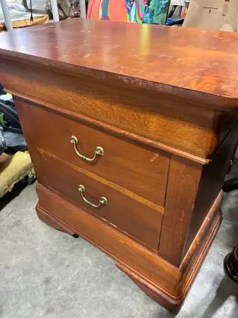 HOOKER FURNITURE LOUIS PHILIPPE STYLE FRENCH CHEST NIGHTSTAND LIKE NEW