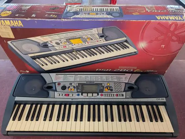 Yamaha PSR-280 Electric Keyboard