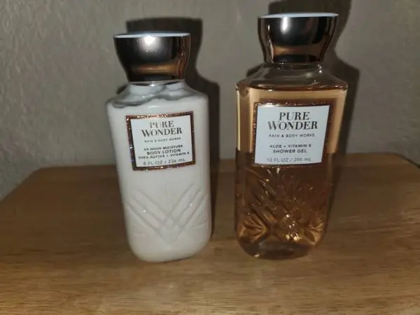 2 pc set - Shower Gel & Body Lotion