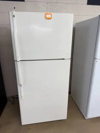 GSGV- GE REFRIGERATOR WITH 90 DAY WARRANTY