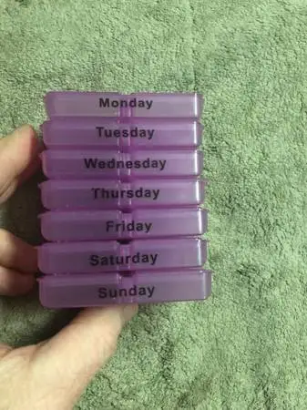 New 4-A-Day Weekly Pill Planner with Contoured Bottom (7 pill cases)