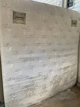 Pillowtop King Size Mattress & Boxsprings in Great Condition-JAMISON