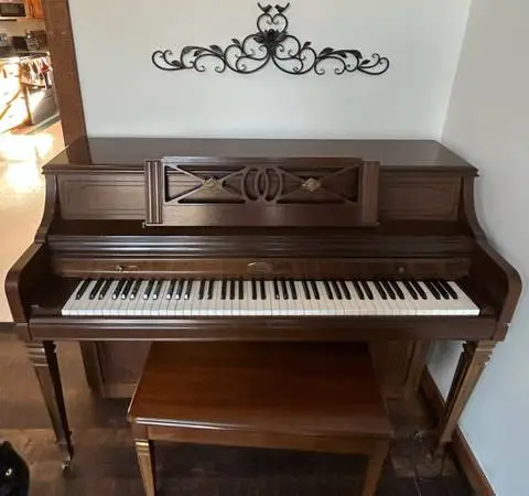 Piano For Sale: Wurlitzer Console