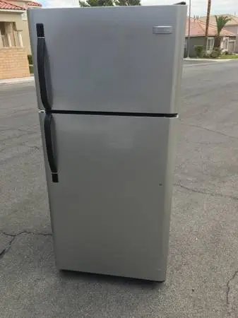 FREE DROP OFF - FRIGIDIDAIRE 18 CU. FT. TOP FREEZER REFRIGERATOR SILVER