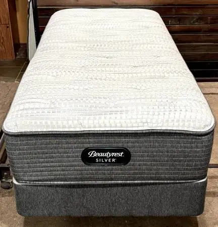 Twin Size Simmons Beautyrest Silver Medium Mattress