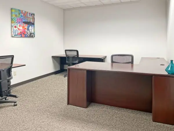 Large office (services included) – available today