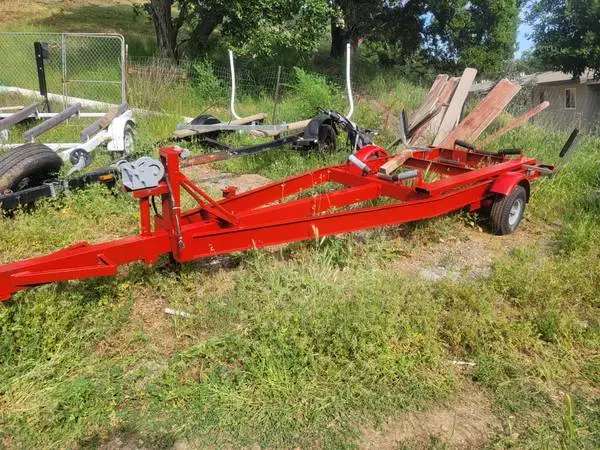Evinrude 14-17ft boat trailer with tilt