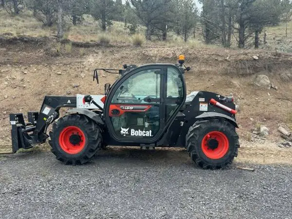 2022 Bobcat TL619 Telehandler -- Fully Enclosed Cab - Forklift