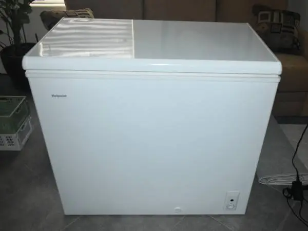 Hotpoint 7.1/cubic foot chest freezer in exceptional condition...