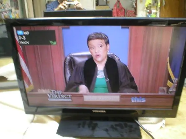 T0SHIBA 24 LED TV And REMOTE  CONTROL!