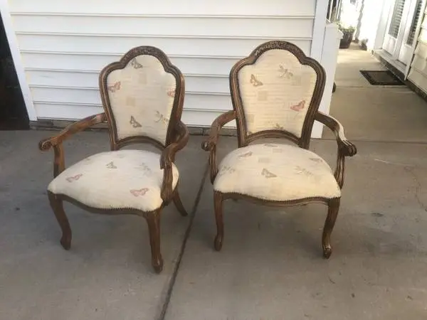 Accent chairs-2 set