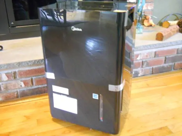 NEW DEHUMIDIFIER MIDEA 50 PT W/PUMP