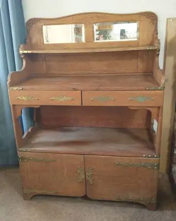 Wooden Dish Buffet
