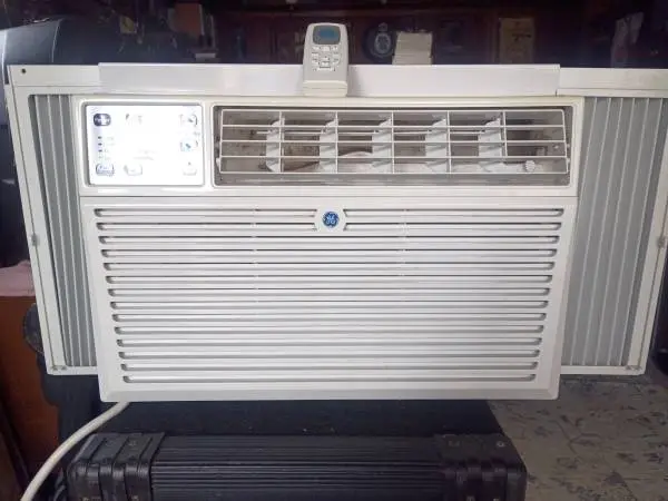 Window air conditioner