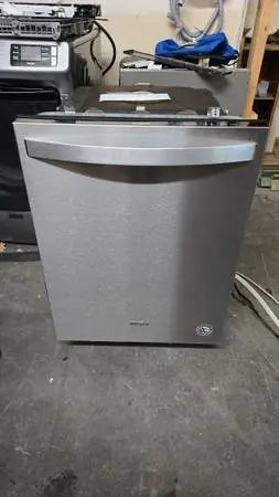 Whirlpool dishwasher *stainless