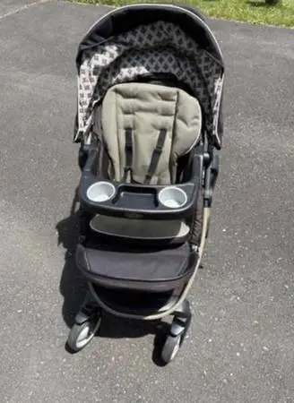 Graco click connect baby stroller