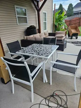 Outdoor Table and 4 Chairs