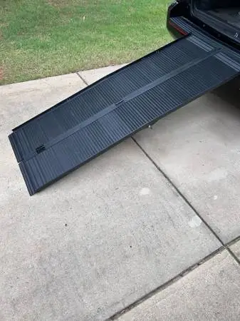 Black 6 foot loading ramp