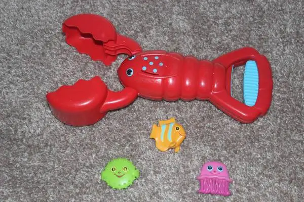 Louie The Lobster Kids Claw Catcher Game