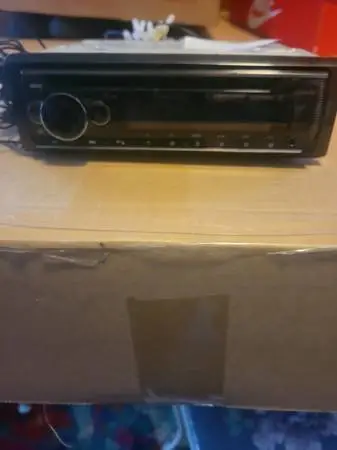 Pioneer DEH Car Radio Turner/CD/ Bluetooth