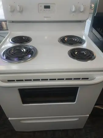 Electric Stove 220 Volts Oven Rangein Great Working Order