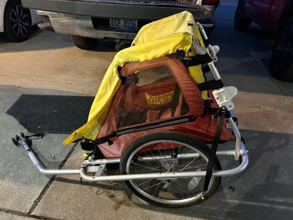 IN STEP BIKE TRAILER $56
