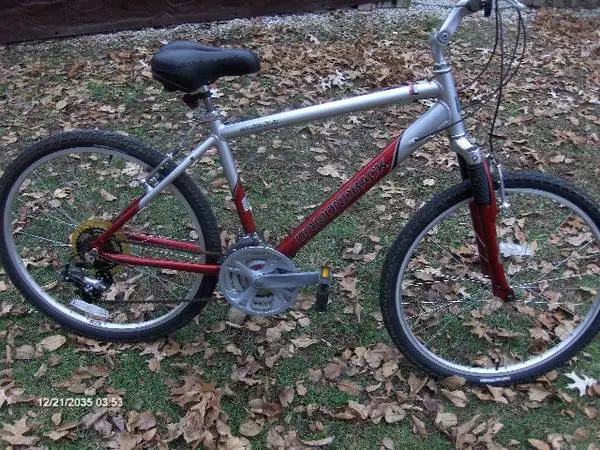 Bicycle Diamond Back 26 Wildwood New Condition