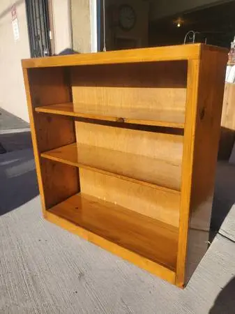 Medium solid wood bookshelf