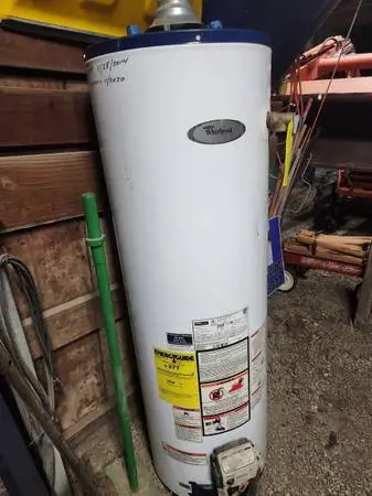 Water heater -natural gas Whirlpool 35 gal