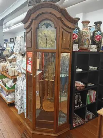 Furniture/Decor/Clothes/Tools/Signs/Artwork/Tonkas/Knives/Cast Iron