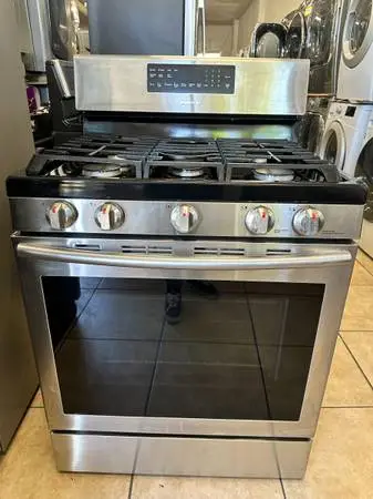 Samsung 5 Burner Stainless Steel gas range stove LIKE NEW W/ WARRANTY!