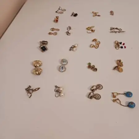 Lot of Vintage clip on earrings