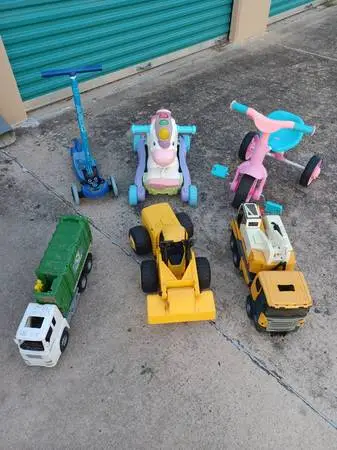 YARD TOYS