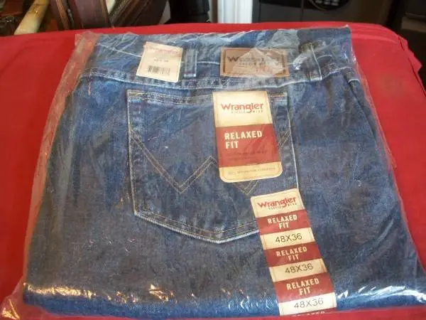 Wrangler Relaxed Fit Blue Jeans Size 48 X 36, NEW!