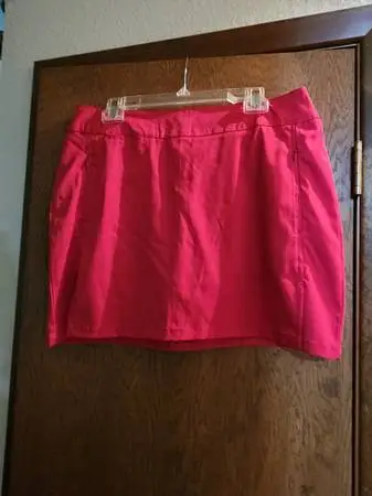Women’s Golf Skorts, red color – NEW