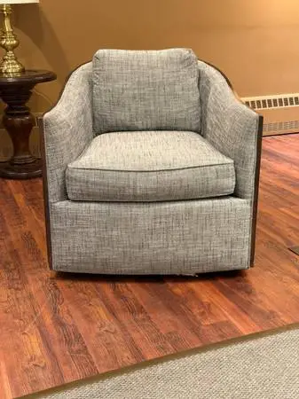 Barrel shaped swivel Chair
