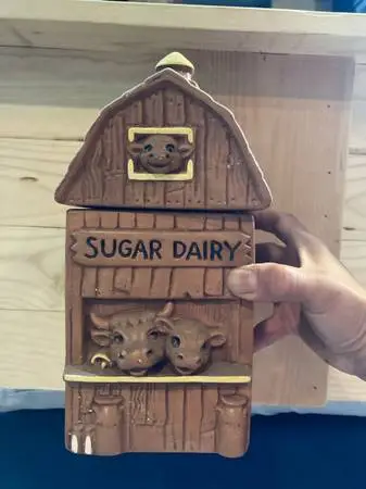 Anitique vintage cookie/sugar jar