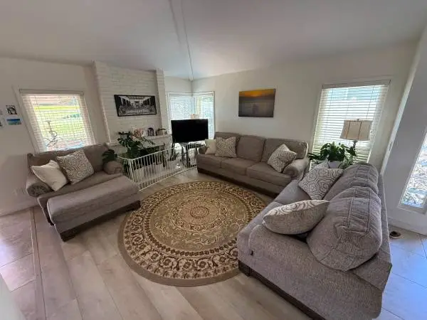 Living Room Couch set Ashley 9 pieces (Credit Card Accepted)