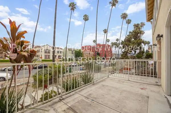 Loving This Fourplex Its Located A Fews Blocks From L.A.C.C.