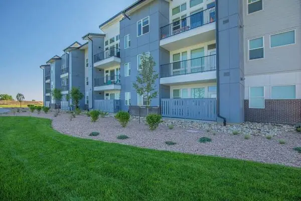 1/BD, Gas Stove + Microwave Included, Balcony or Patio