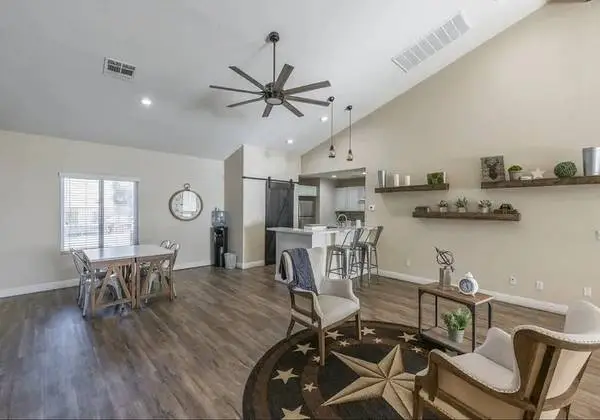 2bd 1ba, Laundry Facility, Cable/Satellite