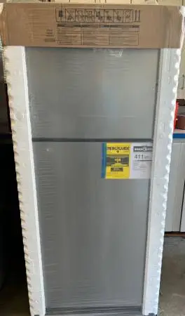New Stainless Steel Whirlpool Top Freezer Refrigerator 18 Cb Ft