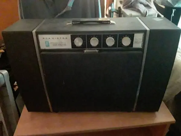 Vintage RCA Victor Solid State High Fidelity turntable phonograph