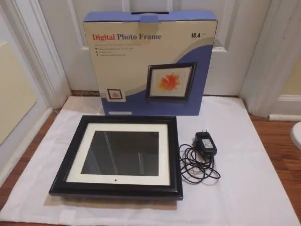 Digital Slideshow Photo Frame; Delivery Possible