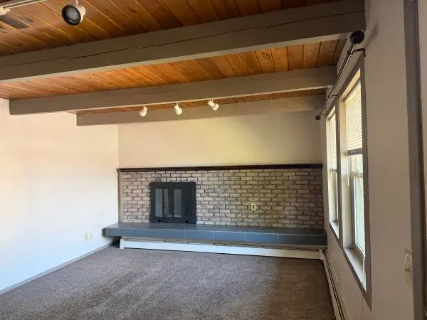 Large 2 bdrm 1 bath Midtown