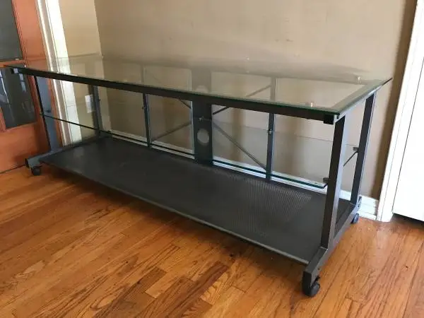 Contemporary Big Screen TV Stand / Entertainment Center