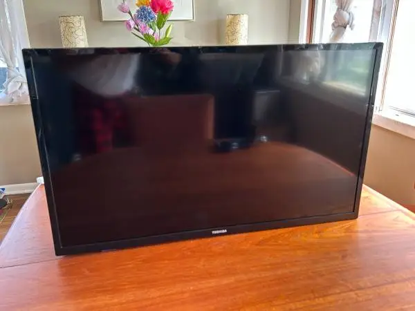Toshiba 32 Class LED HD Smart FireTV Edition TV Television 55 OBO