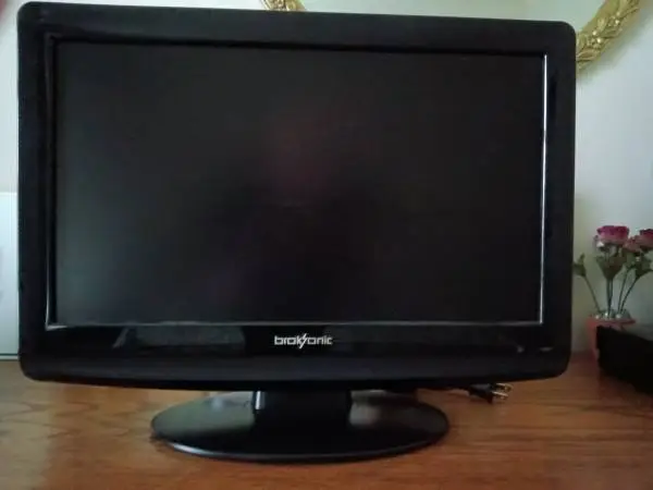 19 digital flat screen TV