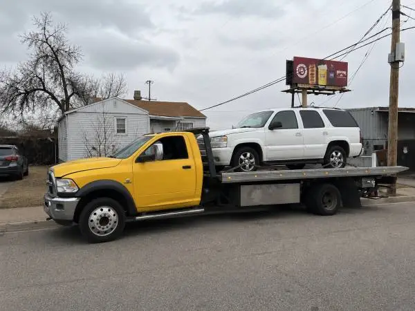 🪝TOWING • ROADSIDE ASSISTANCE • DENVER METRO • STARTING AT $100⛓️